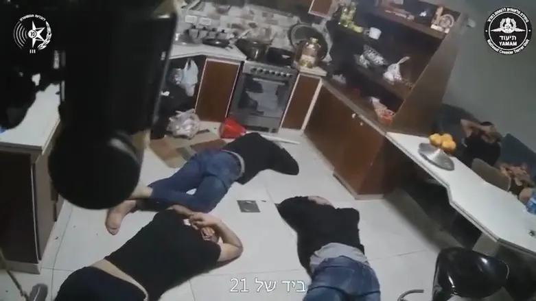 צילום: דוברות המשטרה "הרופא היורה" נעצר בדירת מסתור