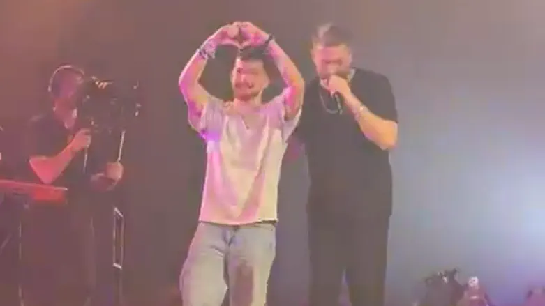 Watch: Bar Kupershtein on stage with Hatikva 6