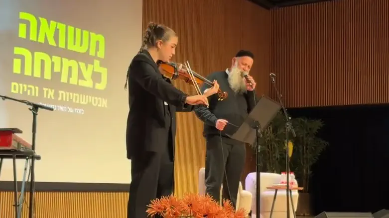 Watch: Shuli Rand and Agam Berger in a moving duet