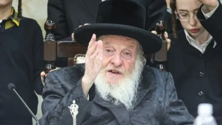 Jerusalem: Lelov Rebbe collapses and passes away in Mikve