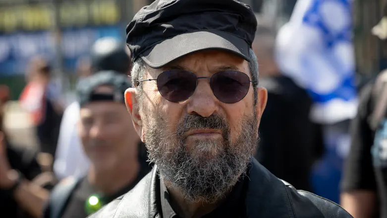 Ави Бнаяху - Эхуду Бараку: «Стыд и позор!»