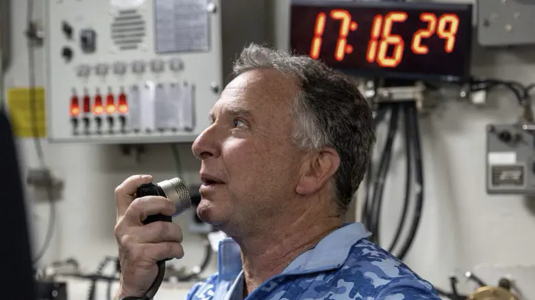 שליחי טראמפ ביקרו בנושאת מטוסים