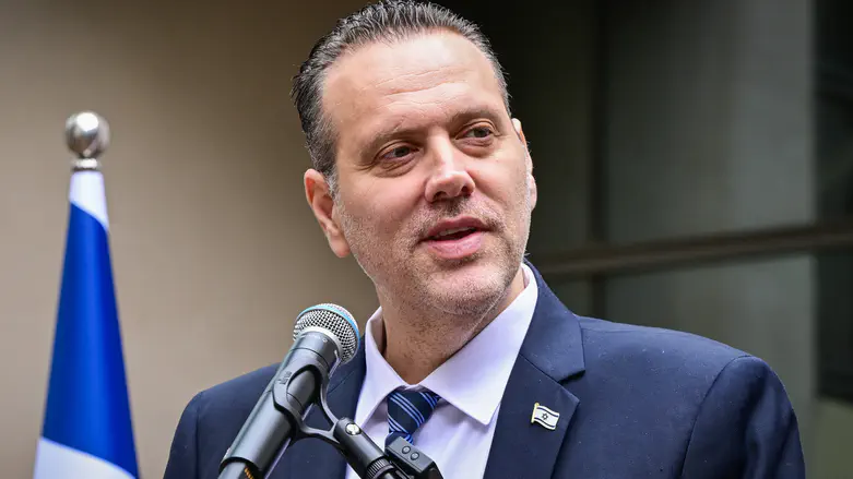 "סומכים קודם כל על הקדוש ברוך הוא"