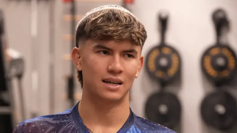 אהבת השם גורדון הביס את יריבו הטורקי