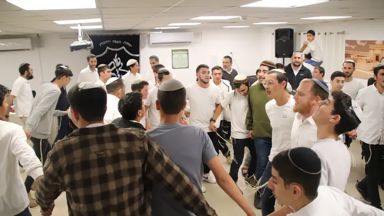 צילום: מתניה ציפילביץ' 45 סיומי מסכתות בישיבת מצפה רחובות