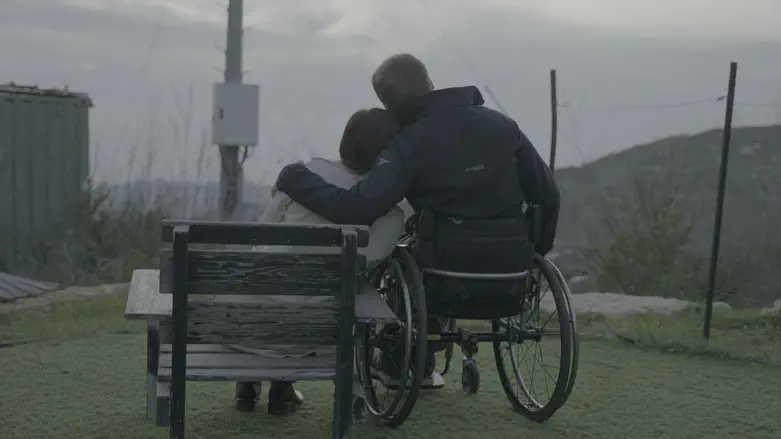 מאחורי כל פצוע יש לוחמת: מונולוג מטלטל