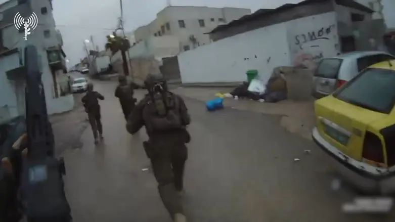 צילום: דובר צה"ל צפו: כך נעצרו שני מחבלים בשכם