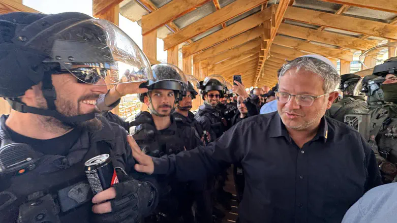 צילום: לשכת השר בן גביר לשוטרים: "גיבוי מלא ברמדאן"