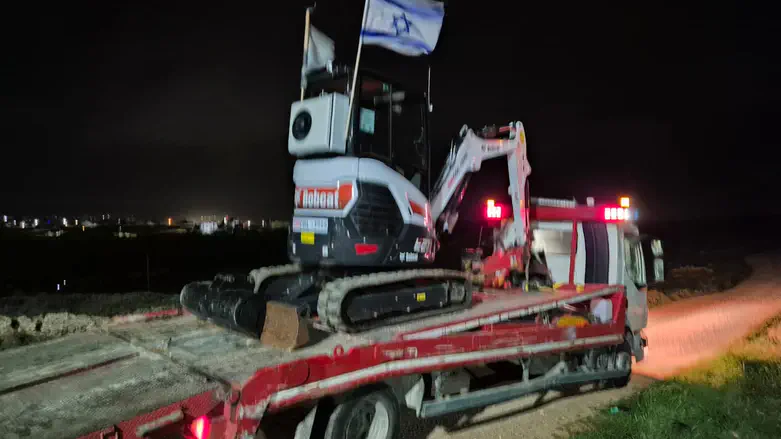 צילום: באדיבות המצלם "אנדו" חוזר לשטח - וממשיך לבנות