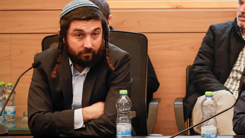 קריב ניסה להתקיל - והופתע מהתשובה שקיבל