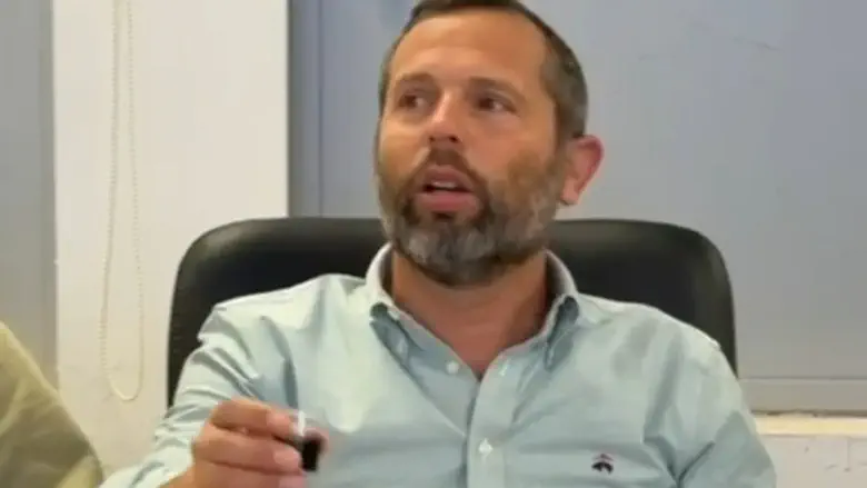 צפו: אמירת 'מזמור לתודה' במרכז החירום