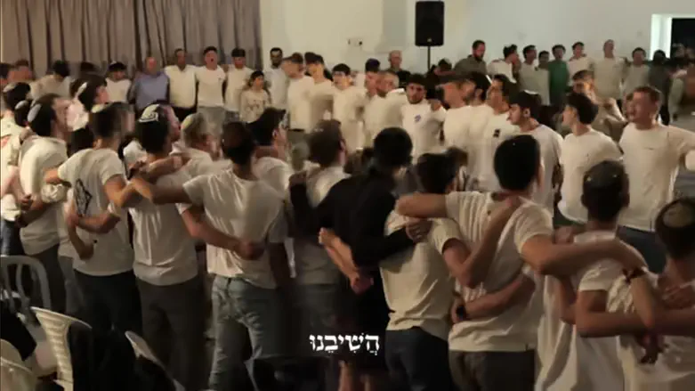 צילום: אביהו יצחק קפש שירת המונים מרגשת בגבעת שמואל