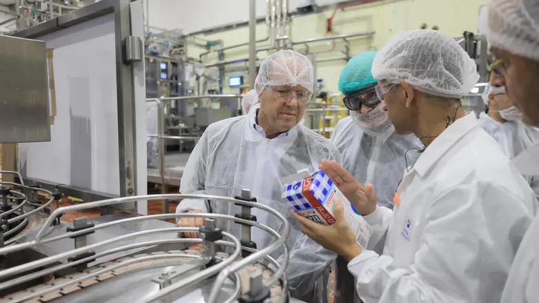 צילום: יקיר עמוס ברקת: המשק בשליטה, אין צורך לאגור מזון