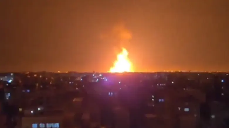 Israel attacks Iran's oil containers