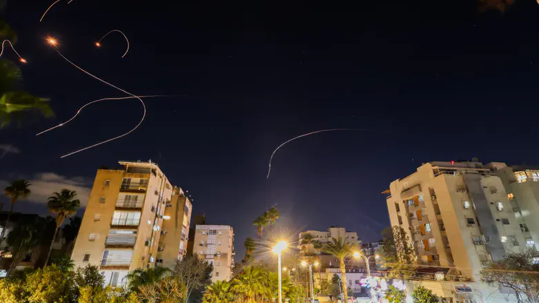 Dov Ber Hechtman Sirens across Israel following Iranian launches