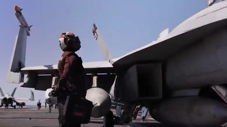 תיעוד מתוך נושאת המטוסים "פורד"