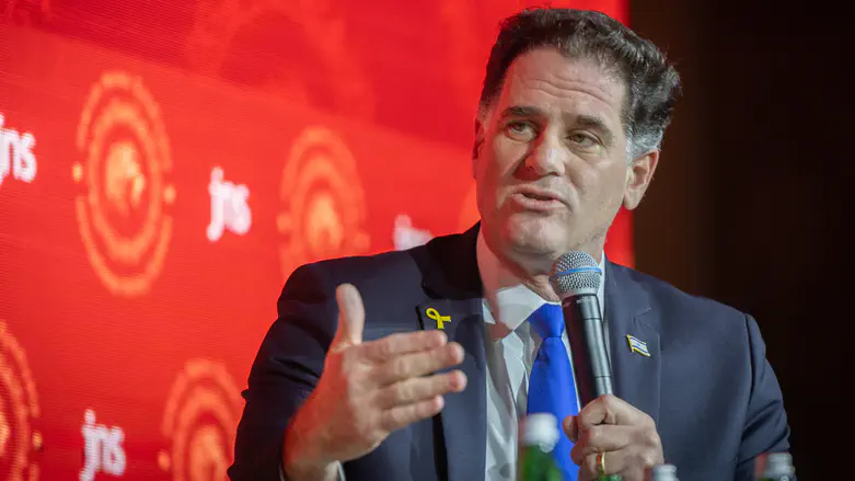 Рон Дермер вновь тот, кто принимает решения