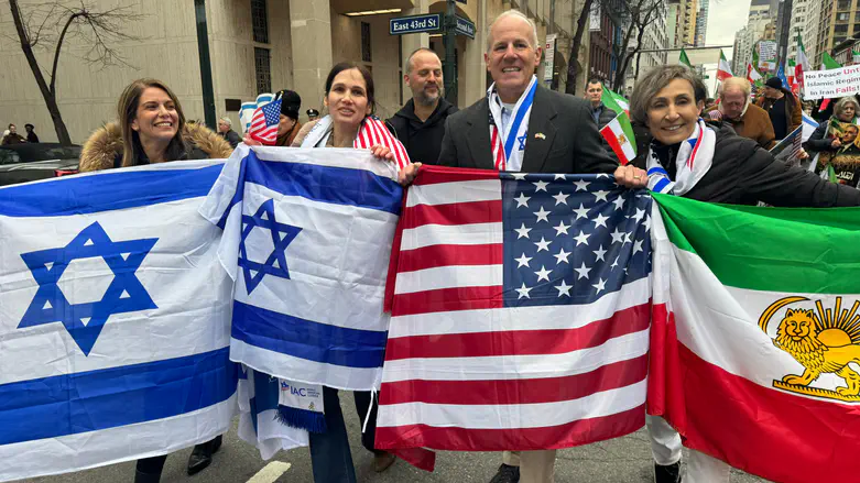 צילום: נועה ג'נש Watch: Iranians and Jews sing 'Hatikva' in New York