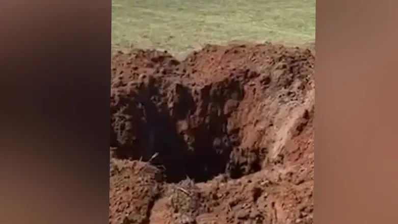 В Реховоте ракета упала на футбольное поле. Тренировались дети