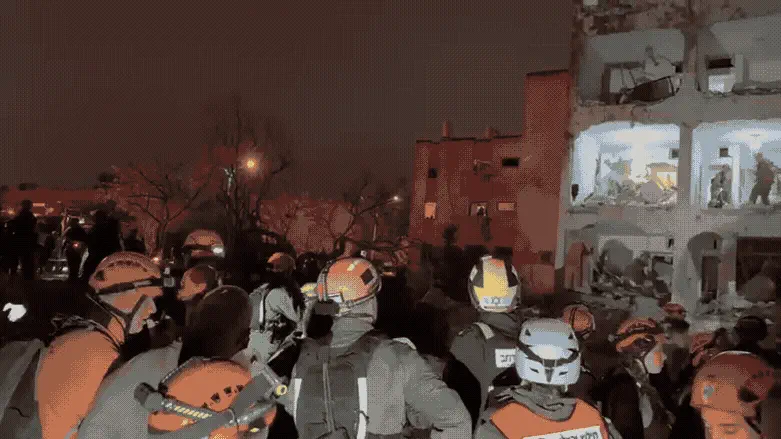 Magen David Adom 88 injured in missile strike on Arad