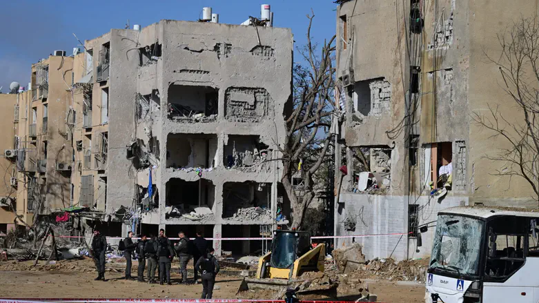 צילום: יוסי זליגר/TPS A window shatters in Dimona