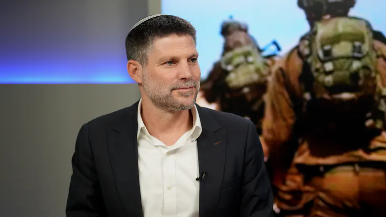 השר סמוטריץ’ בשאלון הטיקטוק של ערוץ 7