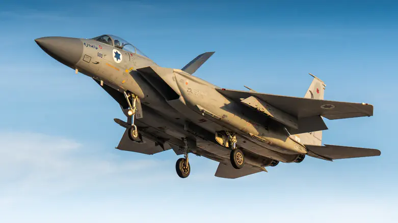 IAF fighters refuel en route to strike Iran