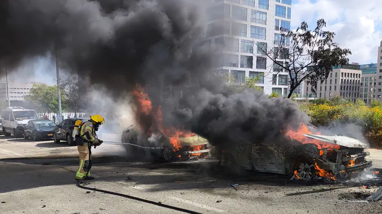 Fire and rescue service 11-year-old girl seriously injured by missile in Bnei Brak area