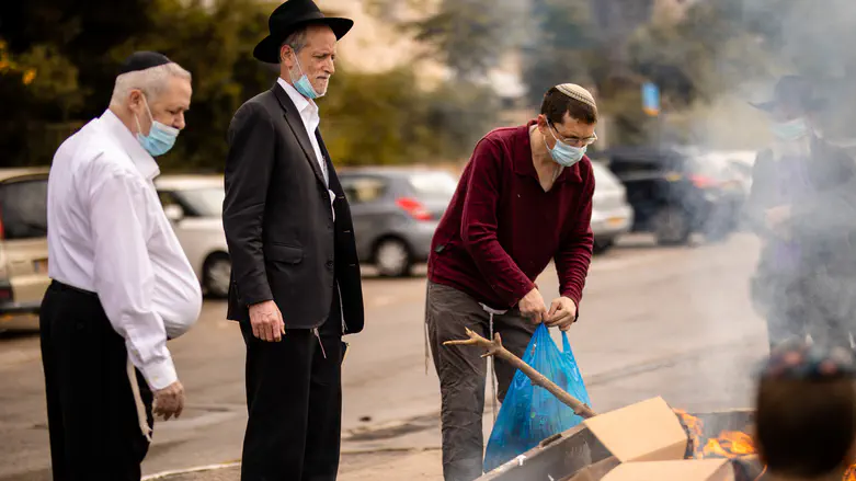 Yitzchak Kelman Erev Pesach and holiday times 2026