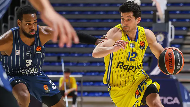 מכבי תל אביב לא עוצרת