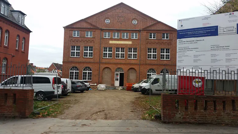 דאעש מסית להצתת בתי כנסת