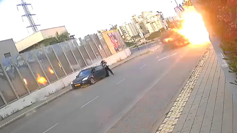 צילום: ללא קרדיט תיעוד דרמטי מהפגיעה בפתח תקווה