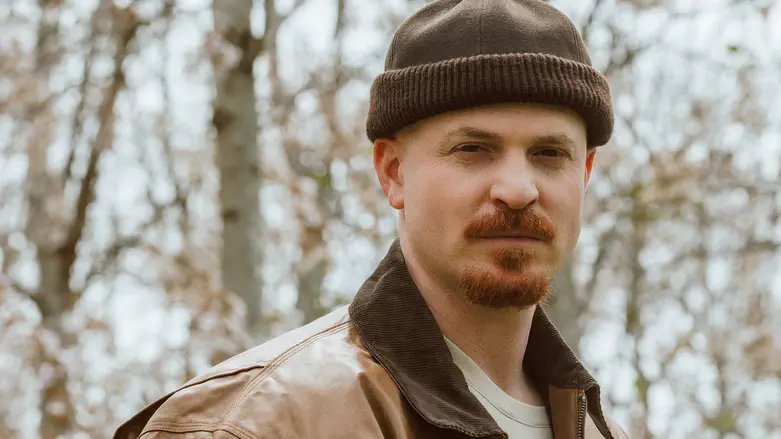 רביב כנר עבר תאונה וייעדר מהצגה