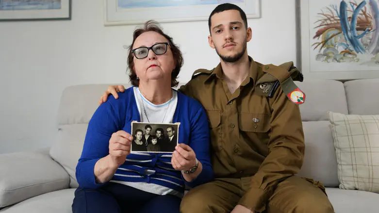 ראיון מיוחד לערוץ 7 | מול המצלמה של הנכד: רב”ט אורי תיעד את סבתו מספרת על...