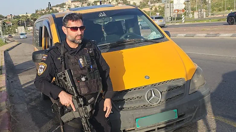 נהג פלסטיני נתפס מסיע נוסעים ללא רישיון