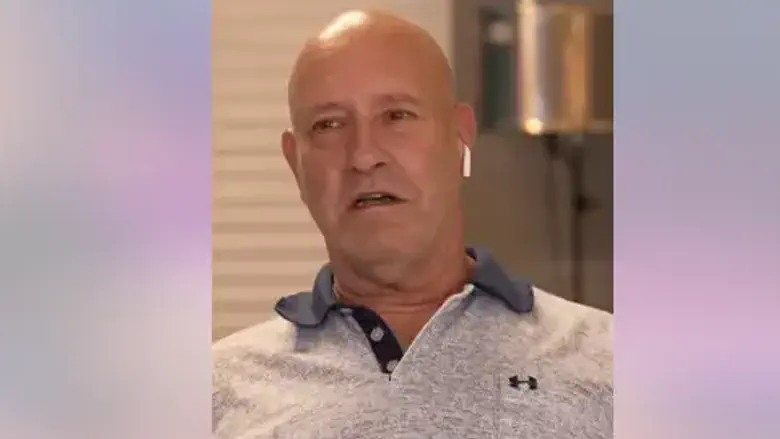 הזמר הישראלי בן ה-64 שהפך לכוכב ברומניה