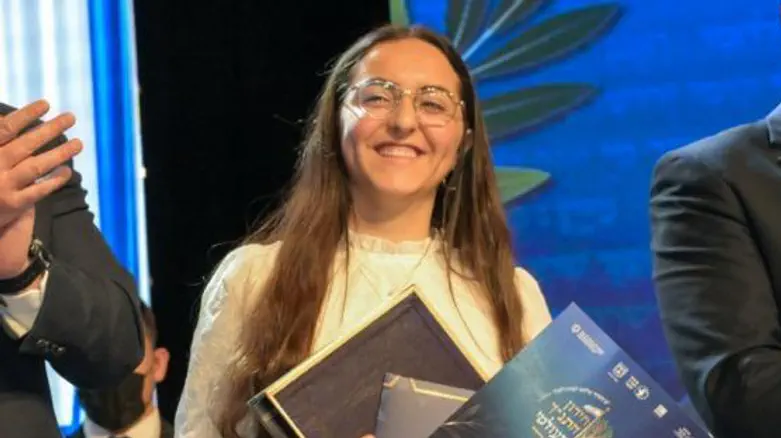 כלת חידון התנ"ך: הודיה כהן מאולפנת בהר"ן