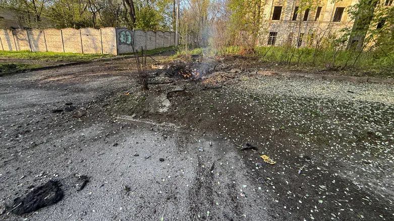 Drone strikes near home of Chabad emissary in Dnipro