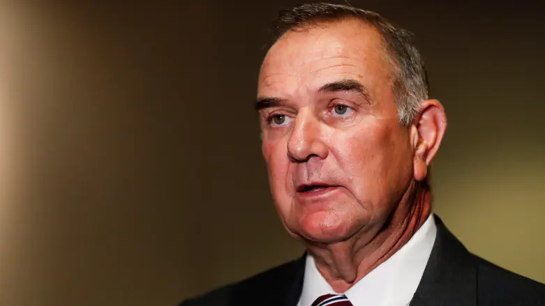 Governor signs law adopting IHRA antisemitism definition