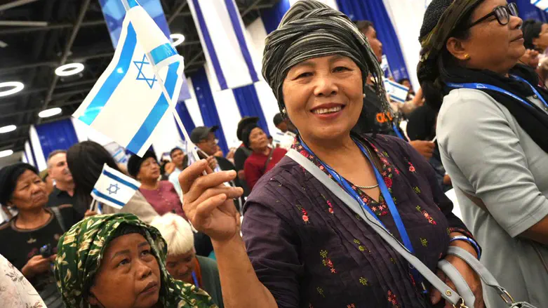 240 Immigrants from Bnei Menashe Community Arrive in Israel