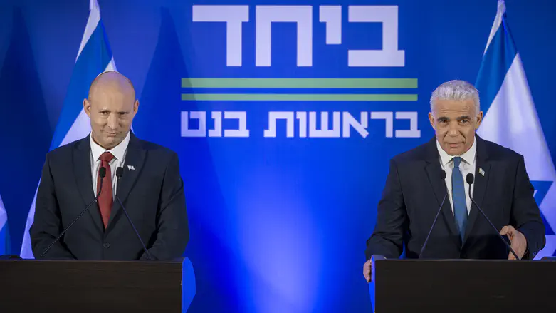 Poll reveals: Bennett-Lapid merger harms opposition bloc