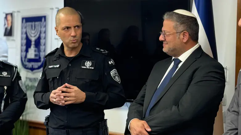 Ben Gvir visits Tal Yinon Derdik in prison