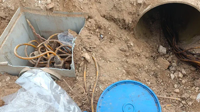 Силы ЦАХАЛ обнаружили заминированную яму и склад ракет