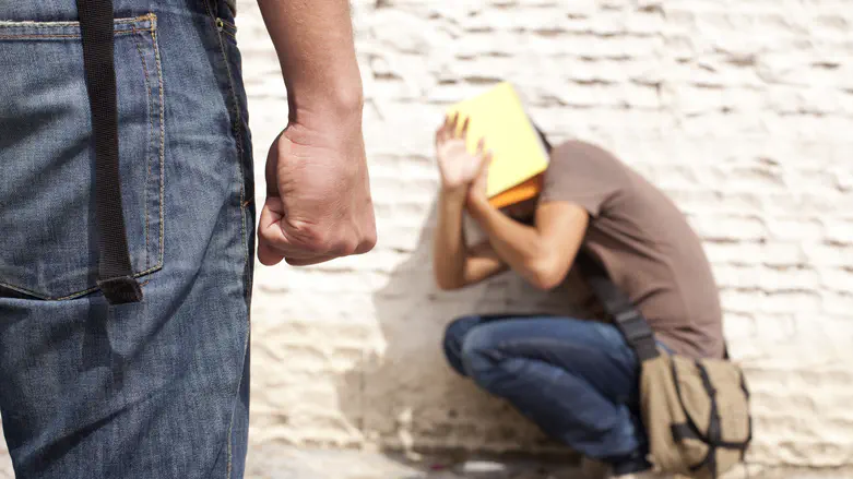 למה בני נוער אלימים יותר?