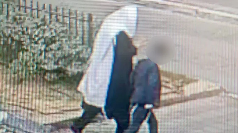 רכש את אמון הקטין בשיח הלכתי - ותקף מינית