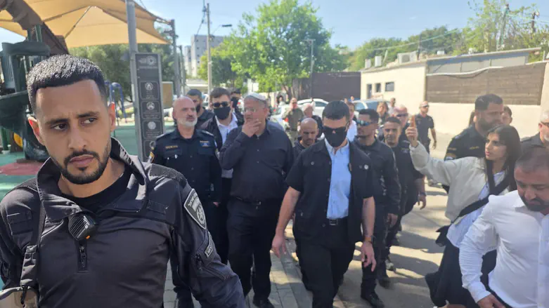 Ben-Gvir clashes with residents in Jaffa