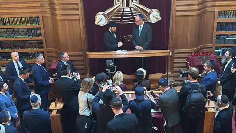 ראשי השלטון באו לחזק את הקהילה היהודית