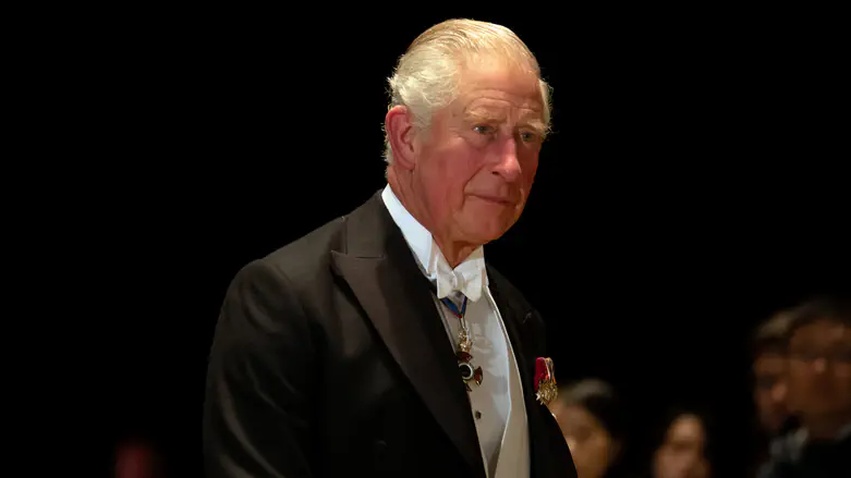 King Charles visits Jewish stabbing victims in Golders Green