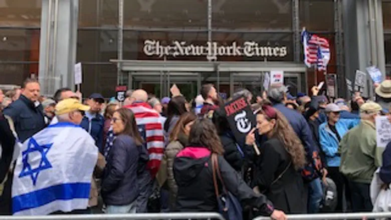 Phyllis Chesler Hundreds protest at NYT HQ over anti-Israel column