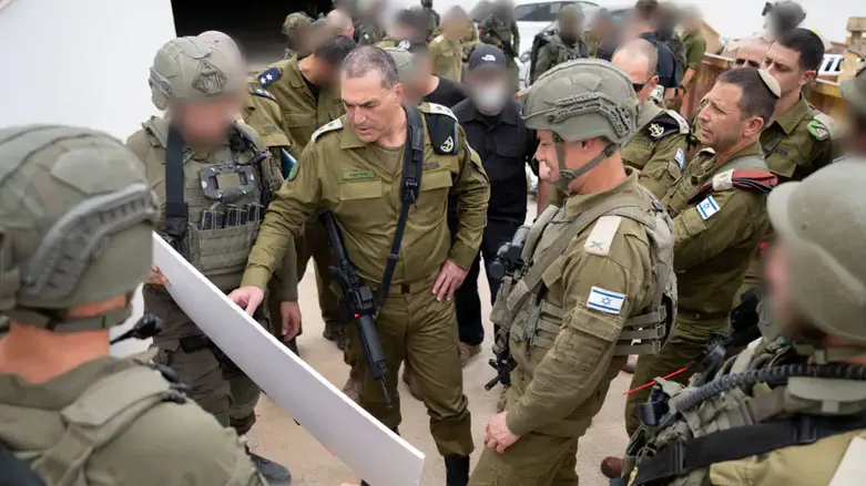 הרמטכ"ל בגבול המזרחי: להיערך למתקפת פתע